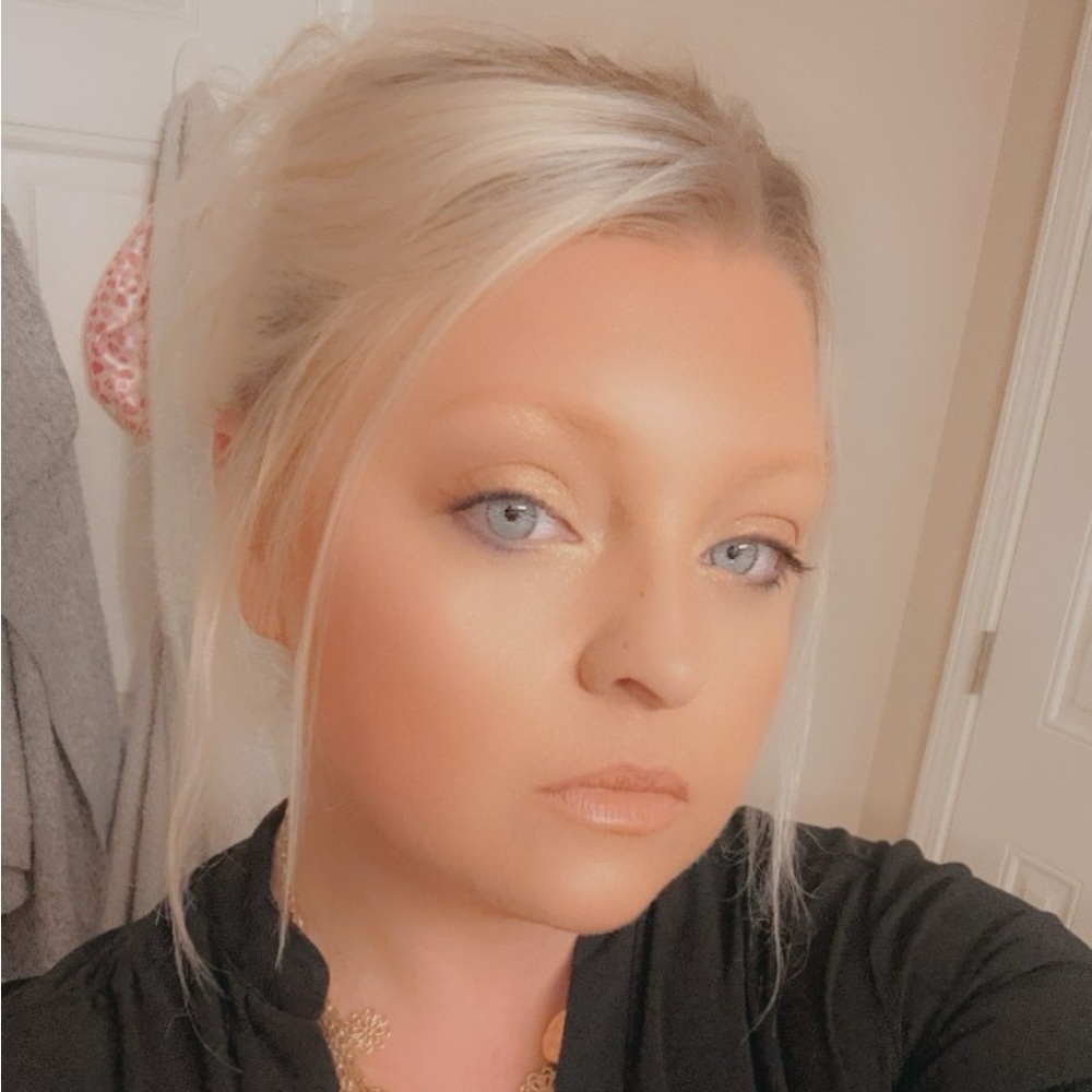 Meet your Posher, Kasandra